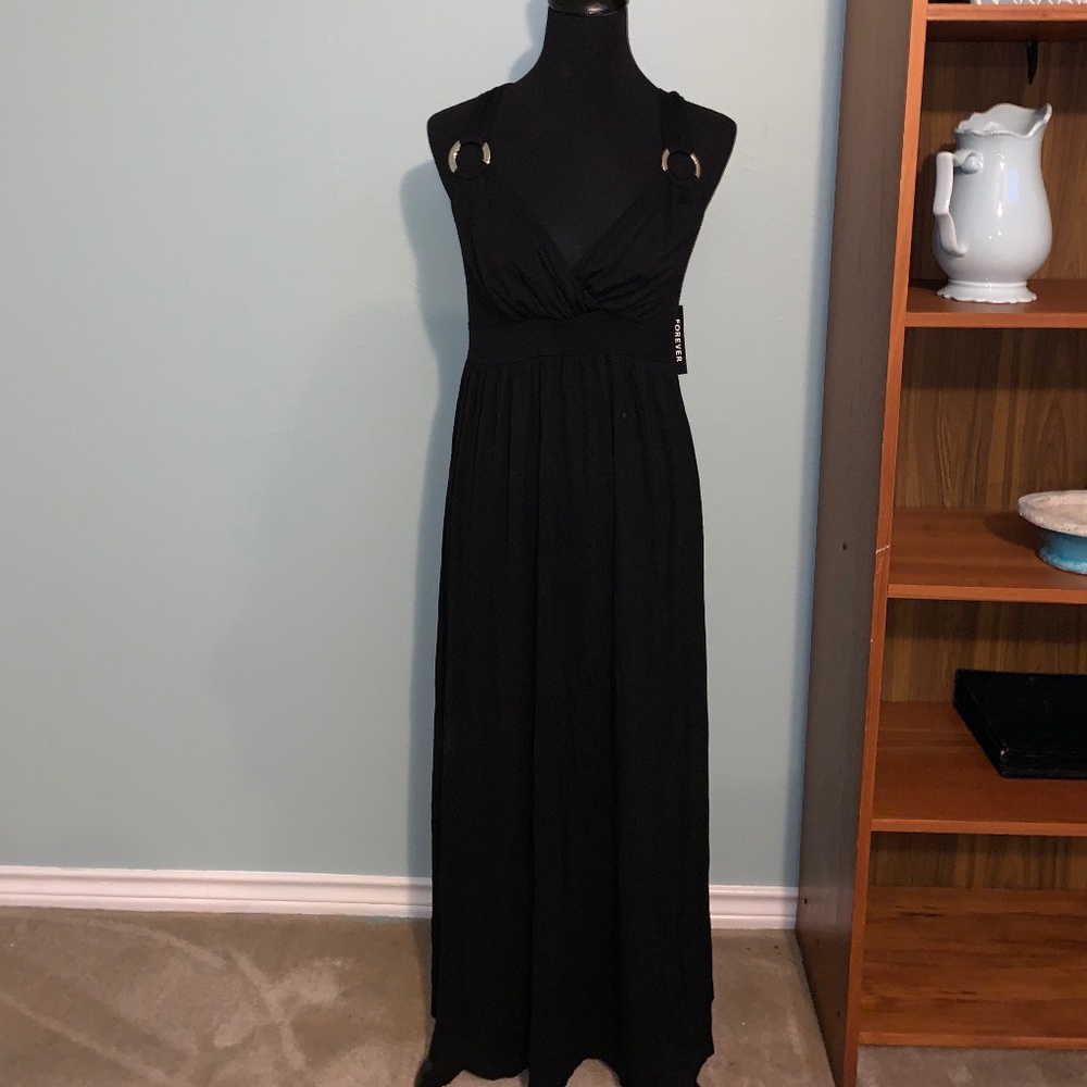 FOREVER Black Maxi Dress with open back - M